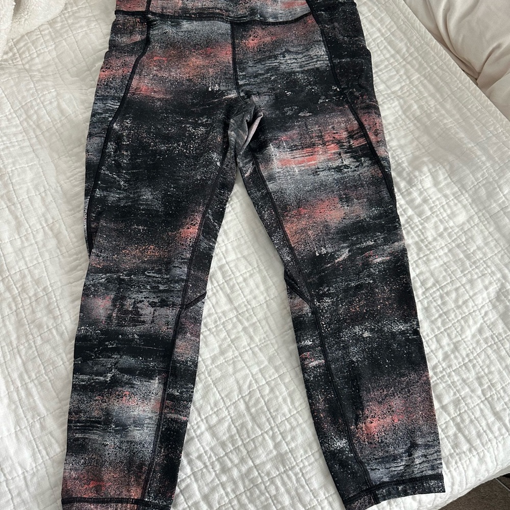 Lululemon leggings size 10